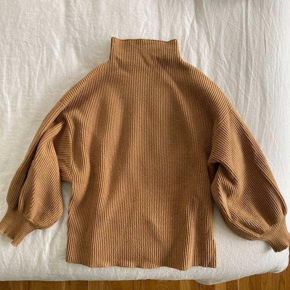 Few Moda Sweaters - Few Moda mock neck sweater, size medium. Very soft